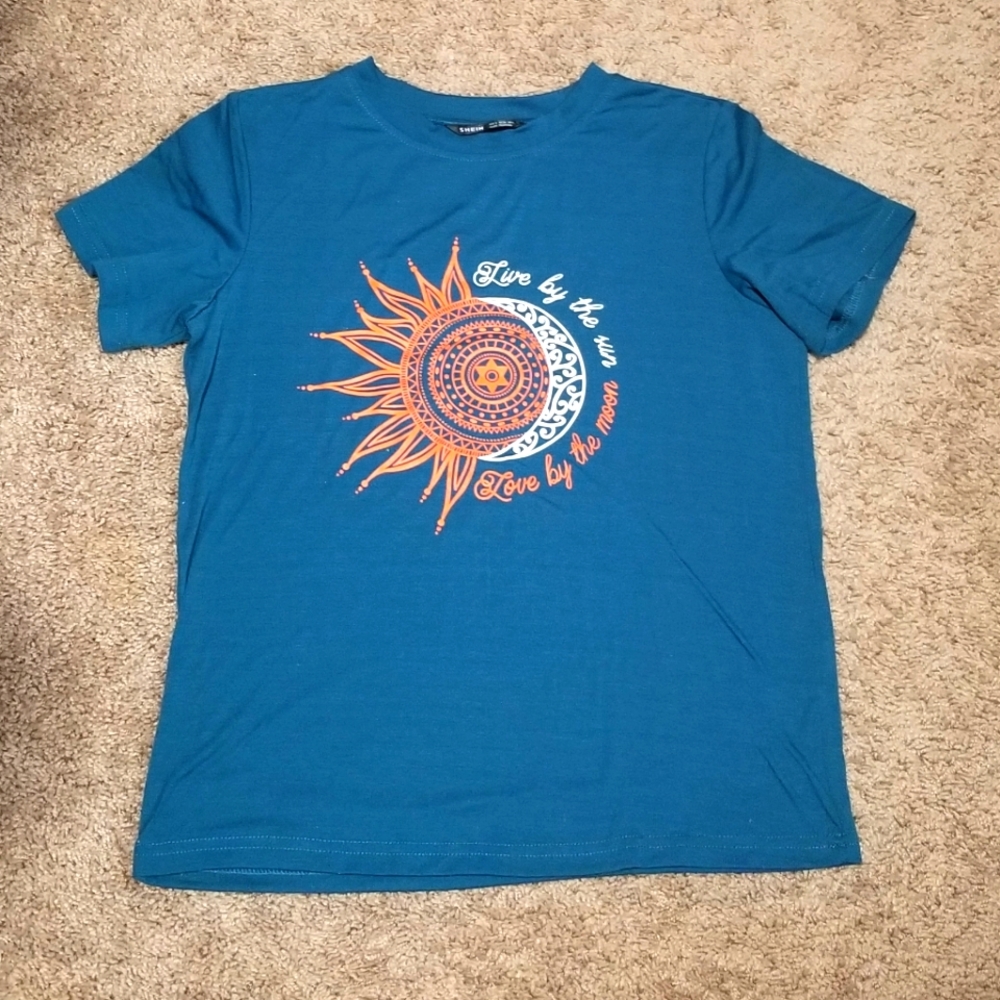 Graphic tee